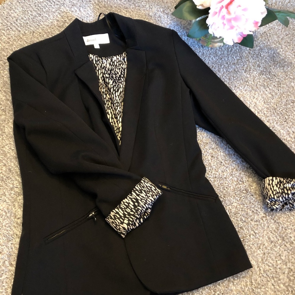 Daniel Rainn black jacket